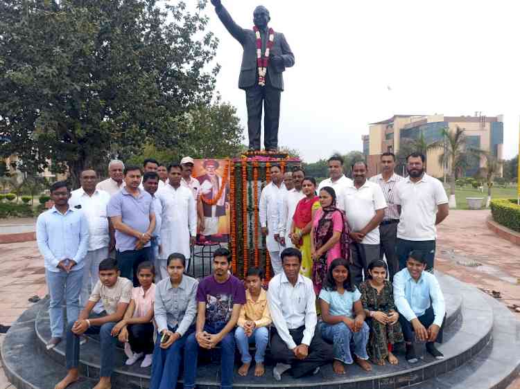 डा. भीम राव अम्बेडकर व महात्मा ज्योतिराव फुले की जयंती मनाई