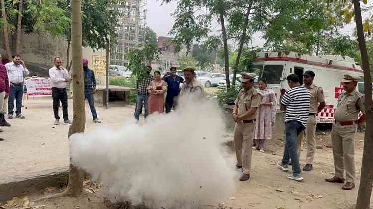 'Fire Safety Week' : Fire fighters conduct mock drill in Civil hospital, organise blood donation camp at fire brigade headquarters 