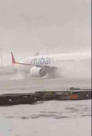 Dubai floods ground over 30 flights, airlines scramble amid chaos