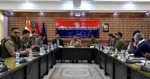 Enhance anti-terrorist operations to neutralise remaining threats: IGP Kashmir