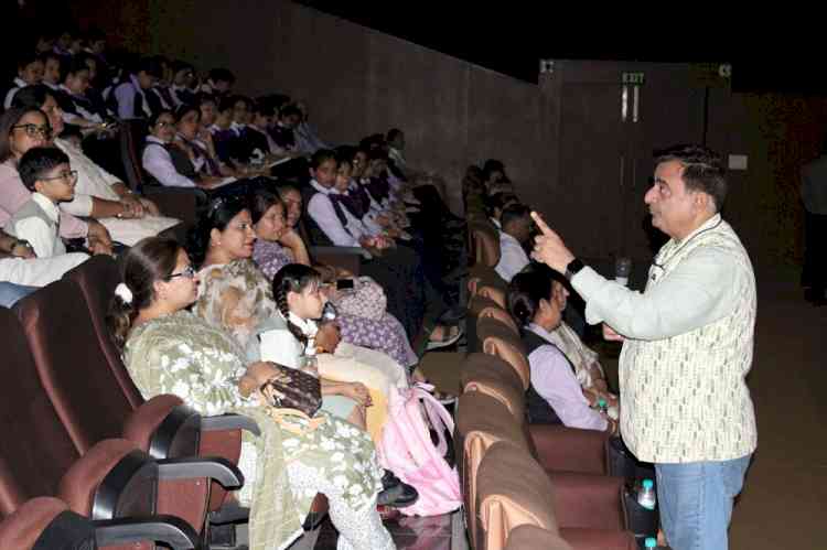 Ivy World School organized workshop on Cyber Crime Awareness