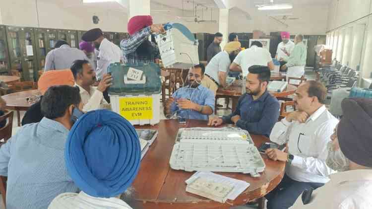 Lok Sabha 2024- Election training held for Sector Officers in various constituencies