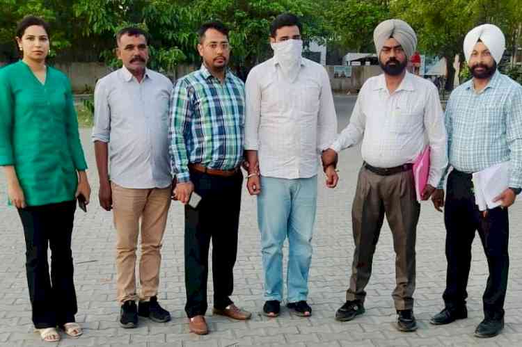 VB nabs Reader of SHO NRI police station taking Rs 20,000 bribe