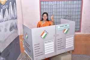 Maha MLA takes MP wife on bike ride to cast vote in Amravati