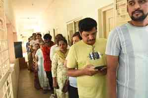 Karnataka records 22.34 pc voting in first 4 hours 