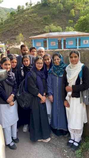 NCPCR initiates action against Mehbooba Mufti for 'using school children for election campaign'