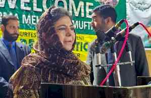 Mehbooba Mufti tells voters she believes in uniting, not dividing people