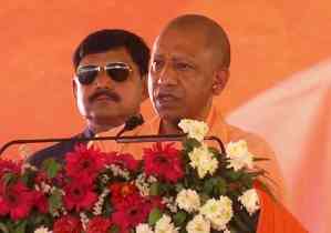 Congress has a history of strangulating the Constitution: Yogi Adityanath