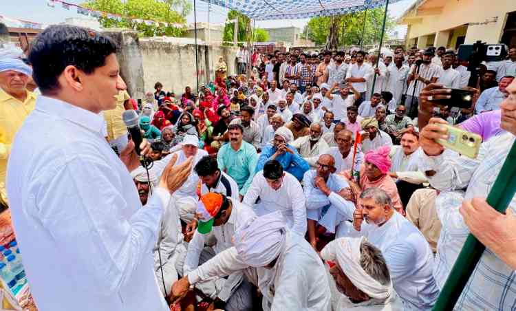 कांग्रेस प्रत्याशी दीपेन्द्र हुड्डा ने बादली हलके के दर्जनों गाँवों में किया चुनाव प्रचार।  