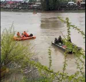 Heavy rain in J&K: Four killed, over 350 families relocated