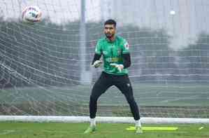 ISL: Chennaiyin FC extend contract of goalkeeper Samik Mitra until 2027