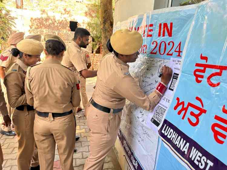 Mass voter awareness drive organised at Police Lines; officials, their family members urged to vote for strengthening democracy 
