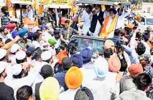 Election Commission warns Akali Dal, AAP over model code violations