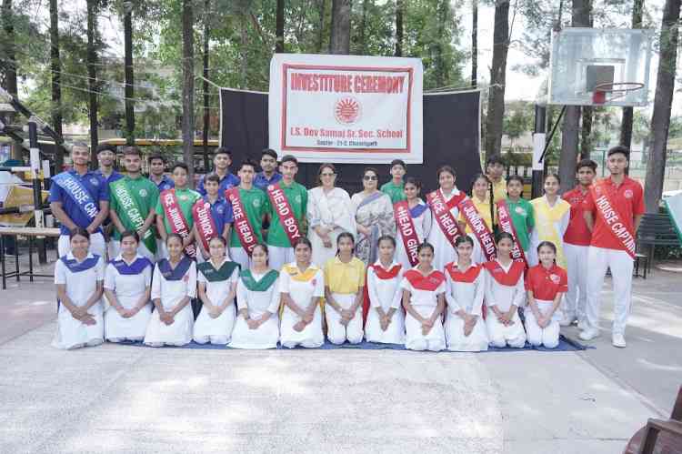 IS Dev Samaj Senior Secondary School holds Investiture ceremony 