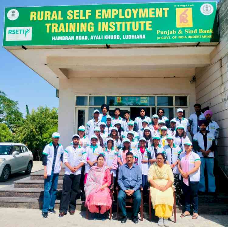 35 Trainees now become Accountant