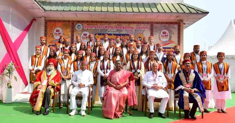 President graced and addressed 7th convocation of Central University of Himachal Pradesh