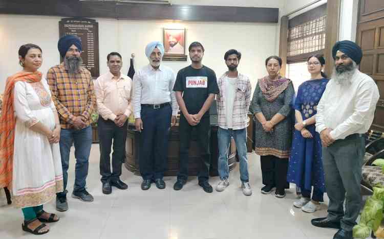 Balkar Singh of Lyallpur Khalsa College bags 1st position in University Exams 