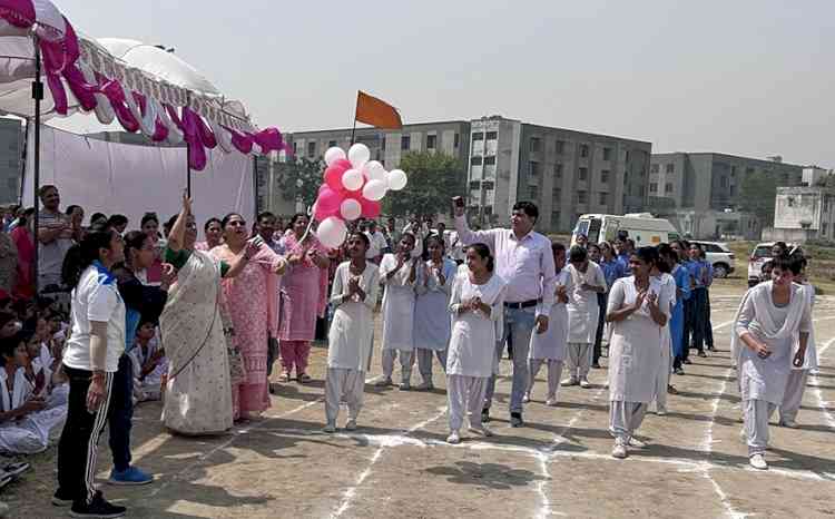 खेल हमारे आत्मविश्वास को बढ़ाते हैं: कुलपति प्रो सुदेश 