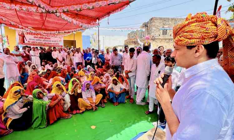 कोसली हलके में प्रचार करते हुए जनता को अपने काम का रिपोर्ट कार्ड दिया दीपेन्द्र हुड्डा ने