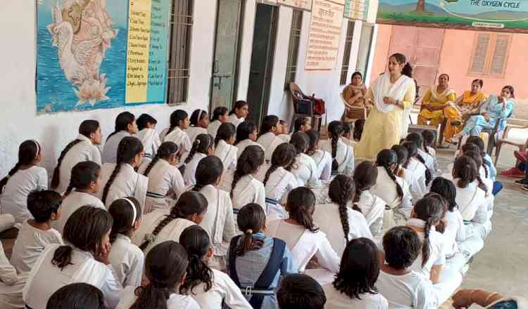 स्कूली विद्यार्थियों को किया पॉक्सो व जेजे एक्ट के प्रति जागरूक