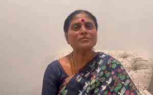 Vijayamma appeals to Kadapa voters to support Sharmila