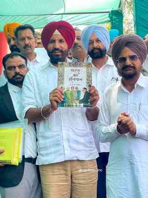 Vowing to root out gangsters, Punjab Congress chief files papers from Ludhiana