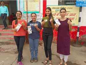 62.84 per cent polling in 'peaceful' fourth phase, enthusiastic voters in Srinagar inch close to record