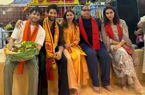 Rohit Saraf seeks blessings at Siddhivinayak Temple with 'Ishq Vishk Rebound' cast
