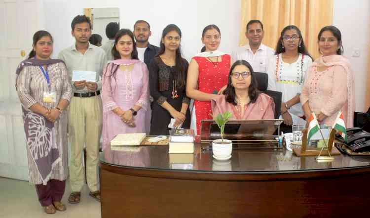 Central Placement Cell, Panjab University, organized function to distribute scholarships to students