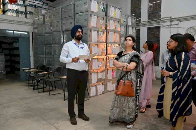 General Observer inspects EVMs/VVPATs warehouse and strong rooms; expresses satisfaction over arrangements 