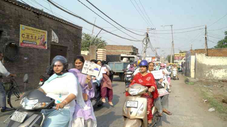 Iss Baar, 70 Paar- Hundreds of women participate in two-wheeler voter awareness rally held in Ludhiana South