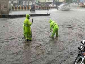 Heavy rainfall lashes Hyderabad, inundates low-lying areas