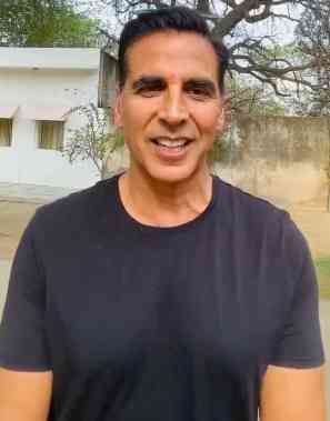 Bollywood actor Akshay Kumar appeals to Mumbaikars to vote