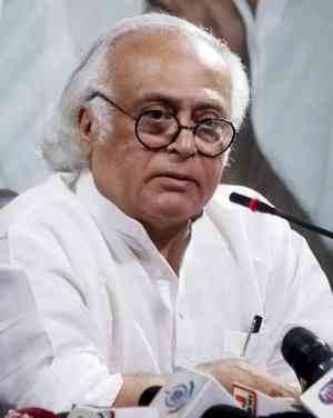 Jairam Ramesh opposes Lalu's statement on religion-based reservation