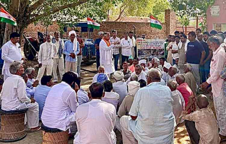 किसान- मजदूरों ने ट्रैक्टर मार्च निकाल की इंडिया गठबंधन के लिए समर्थन की अपील