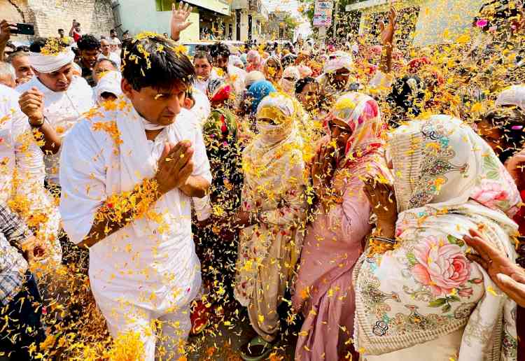 Deepender Hooda campaigns in Badli Vidhan Sabha, appeals for votes