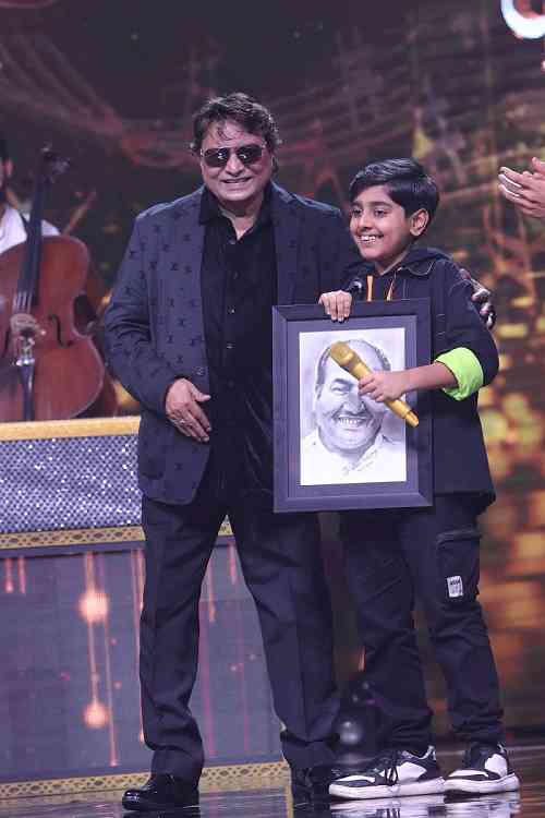 On Superstar Singer 3, 12-Year-Old Atharva Captures Hearts, Earns 'Nanha Rafi' Title by Manoj Muntashir