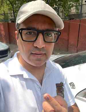 'Panchsheel vaalo ko kya ho gaya', Ashneer Grover after casting vote amid sweltering heat