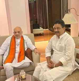 Senior SP leader inches closer to BJP; praises PM Modi, Amit Shah