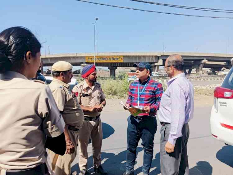 Expenditure observer inspects SST nakas in Ludhiana East and South constituency; directs SSTs to intensify checking in collaboration with excise officials, FSTs