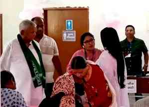 BJP complains to ECI against Lalu Prasad Yadav for MCC 'violation' while casting vote