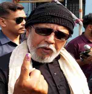 Mithun Chakraborty faces protests by TMC cadres for taking selfies with voters after casting vote