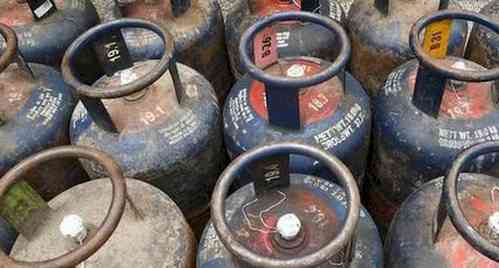 Commercial LPG gas cylinder gets cheaper by Rs 69.50 in Delhi