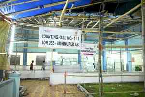 Trinamool, BJP supporters clash outside Bishnupur counting centre in Bengal
