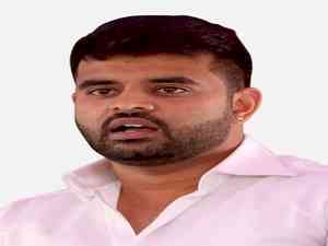 K’taka: Prajwal Revanna trailing by 35,895 votes 