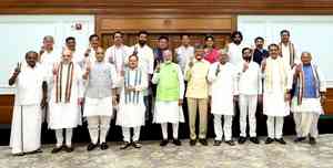 NDA meeting clears the decks for Modi government formation  