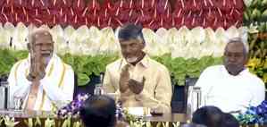 Naidu sends clear message with praise for PM Modi at NDA meet