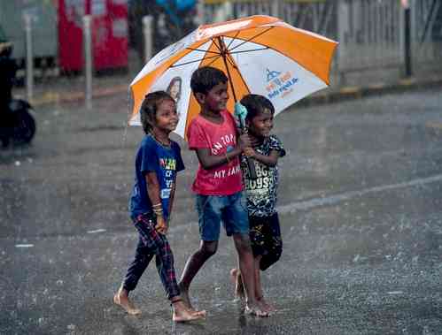 Heavy rains likely in Maharashtra & Karnataka, another heat wave in Northwest India: IMD