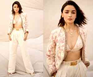 Alia Bhatt amps up her oomph quotient in her bikini top outfit
