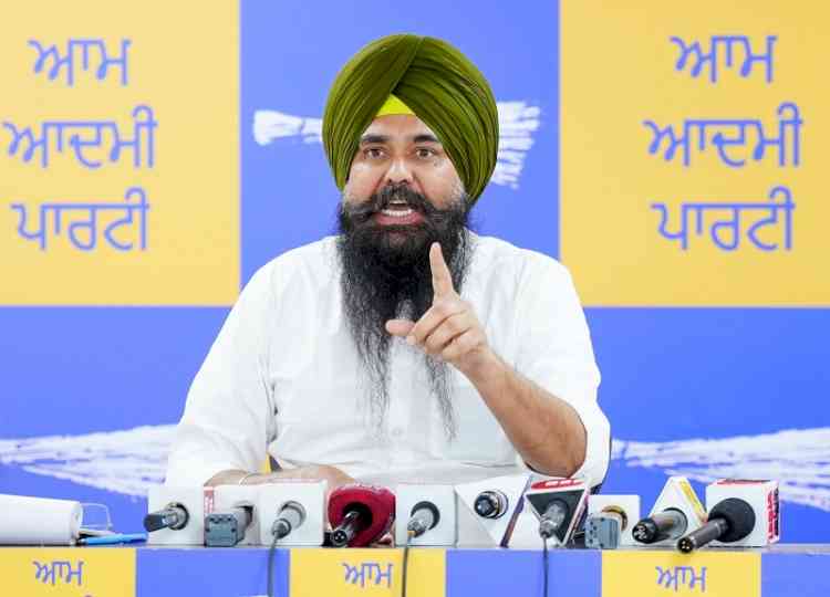 AAP ‘s Response to Sunil Jakhar’s Tweet on Drugs issue